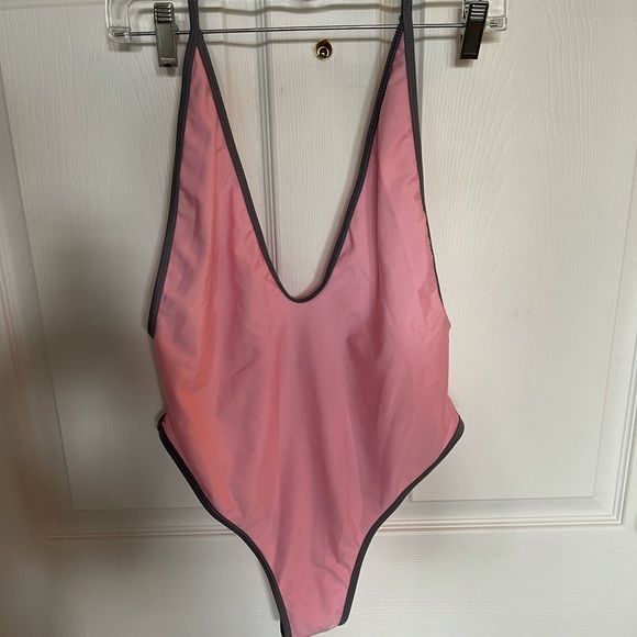 Bathing suit or body suit - Picture 3 of 4